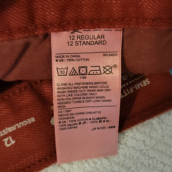 Old Navy Women's Shorts - Picture 8 of 8